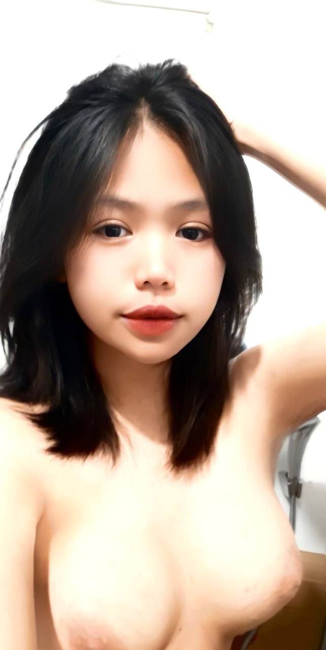 Hẹn hò nhưng không yêu cùng 2 em đồng nghiệp